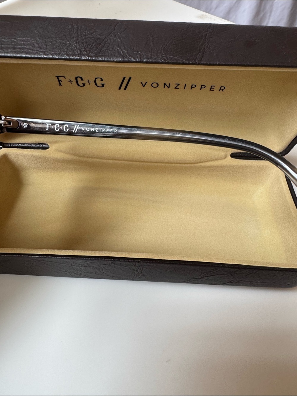 Von Zipper Black Round Sunglasses with Silver Bridge - Picture 5 of 7